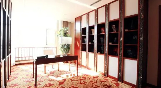 Люкс Executive Baishan China Hotel