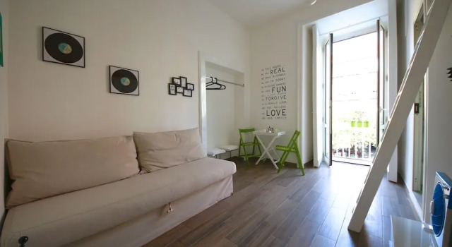 Room 23 in the city center by Wonderful Italy, Забронировать Отель Неаполь Кампания, рядом с Церковь Пио Монте делла Мизерикордия
