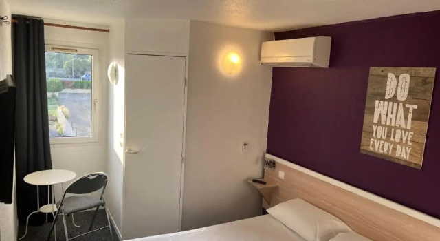 Standard Doppel Zimmer LEscale dAlès HOTEL