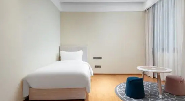 Люкс с 3 комнатами Yixing Yaohu Hotel