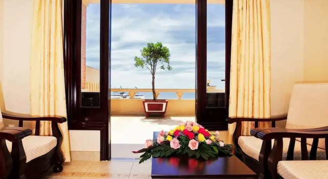 Номер Deluxe Beachfront Hotel