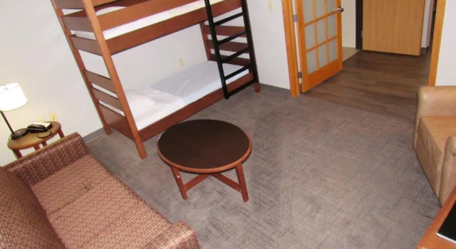 Двухместный люкс с видом на озеро Black Beach Inn by GrandStay