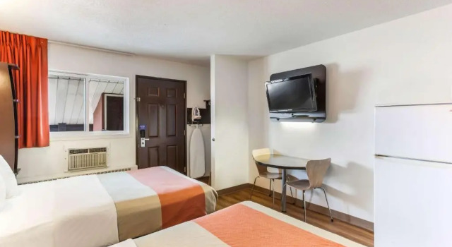 Четырёхместный номер Standard Motel 6-Lethbridge, AB