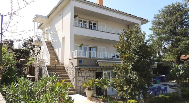 Apartment Mirko, Varaa Huoneisto Hotellit Kvarner Islands uima-altaalla, Uima-allas