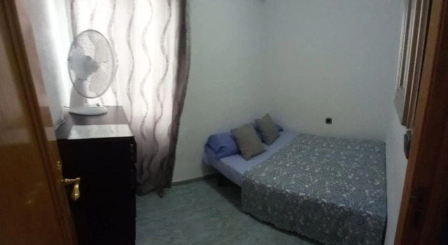 habitación pequeña en piso compartido con 2 adultos y 1 perrito, Забронировать Отель Валенсия Коста-де-Валенсия