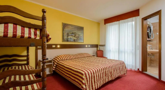 Трёхместный номер Standard Bes Hotel Papa San Pellegrino Terme