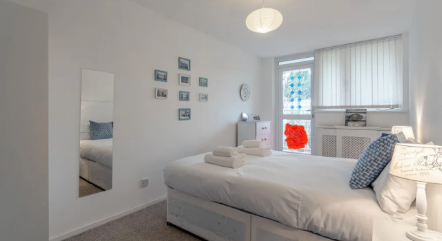Cosy 3 Bedroom House in Bermondsey, Забронировать Отель Бизнес-отели Англии, 4* 5*