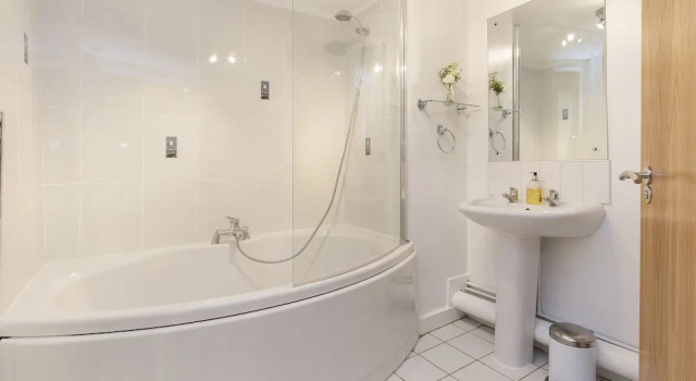 Апартаменты Raleigh Square Apartments