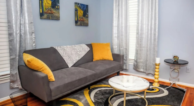 Апартаменты Downtown Cozy 2 BR Apt - 4min drive MardiGras Park