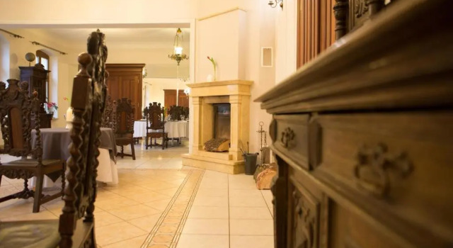 Pałac Jabłonowo, Prenota Hotel Ujście 