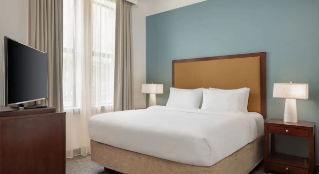 Двухместный люкс Residence Inn Savannah Downtown Historic District