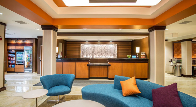 Fairfield Inn and Suites by Marriott Portsmouth Exeter, Varaa Hotelli Hotellit New England uima-altaalla, Uima-allas