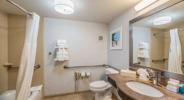 Номер Standard Hampton Inn Oakland-Hayward