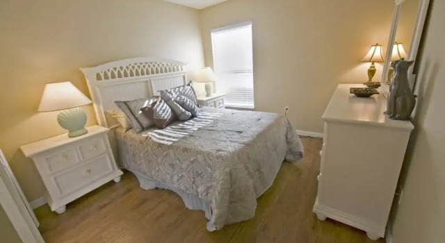 Luxury Home near Restaurants, Забронировать Дом для отпуска Отели Lakeland - Winter Haven с парковкой, Парковка