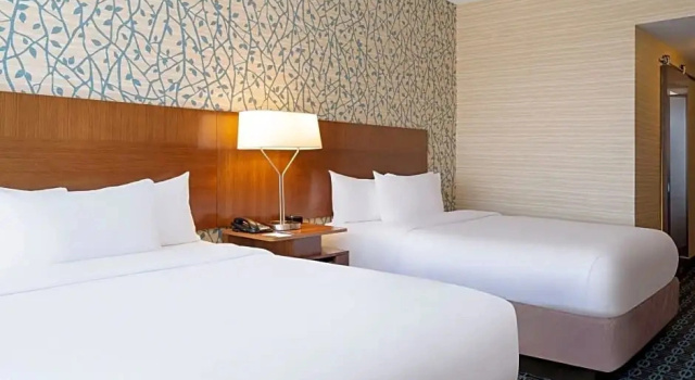 Двухместный номер с балконом Fairfield Inn & Suites by Marriott Los Angeles LAX/El Segundo