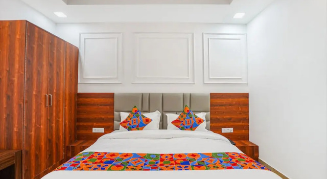 Номер Premium Fabhotel Amayra Inn