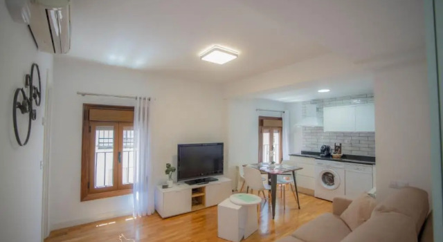 Апартаменты Apartamentos Plaza del Torico