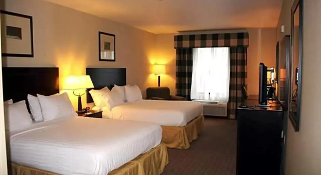 Четырёхместный люкс Holiday Inn Express Hotel & Suites Syracuse North - Cicero by IHG