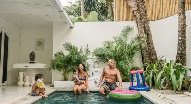Modern 3BR Villa, 4min to Double Six Beach + Pool