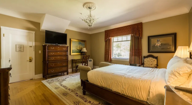 Двухместный номер Executive Monroe House Executive Suites