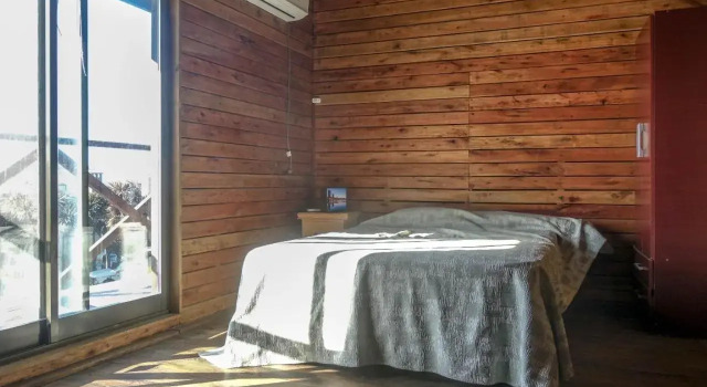 Cabaña Small acantilados, Забронировать Отель Отели провинции Буэнос-Айреса с парковкой, Парковка