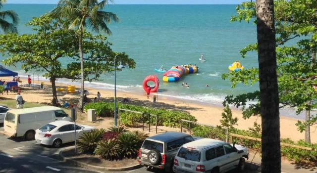Апартаменты The Beach Shack 3BR Waterfront Resort, Own WIFI