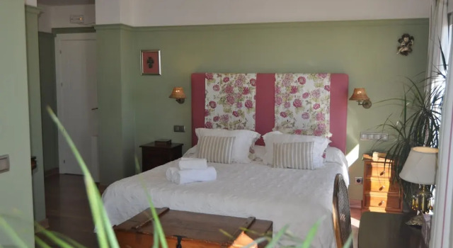 Полулюкс Deluxe с балконом Welcome Inn Nerja guest house Luxury Bed & Breakfast