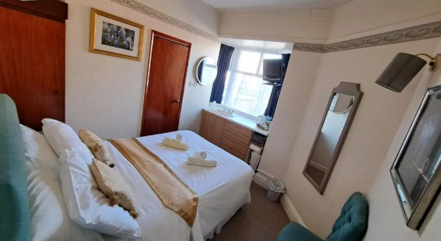 Lily Hotel