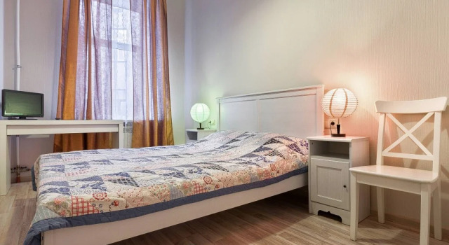 Apartments on Griboyedova 35, Забронировать Апартаменты/квартира Отели Санкт-Петербурга с парковкой, рядом с Станция метро «Сенная Площадь», Парковка