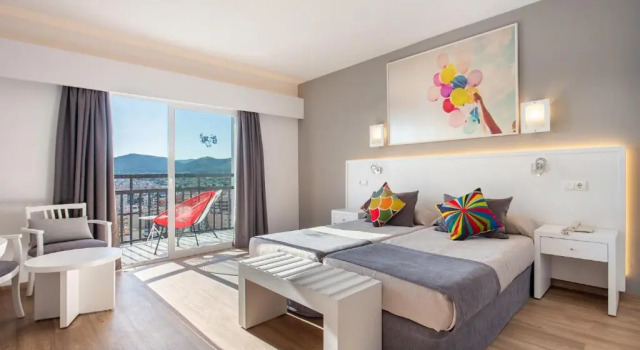 Двухместный номер Standard с частичным видом на море Hotel Cenit & Apts Sol y Viento