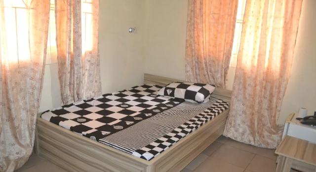 Номер Standard Kings Crown Hotel