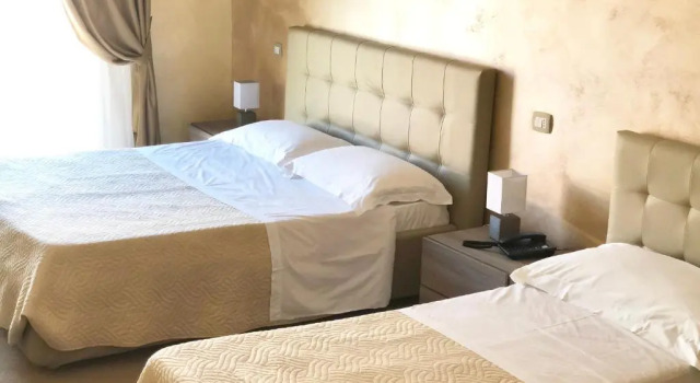 Трёхместный номер Standard с балконом Hotel Riviera Palace