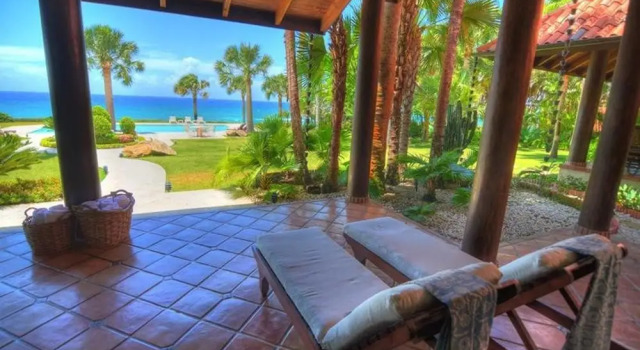Коттедж с 5 комнатами Villa Ataraxia Luxury Beachfront Vacation Rental
