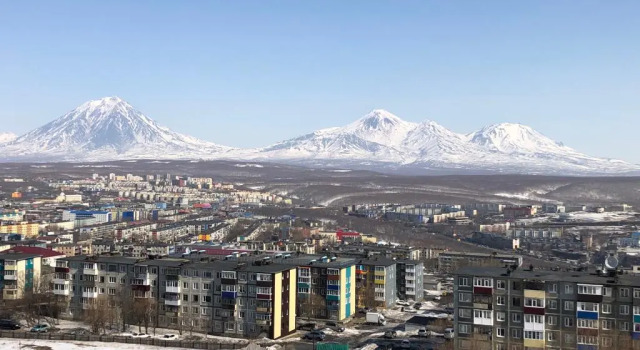 Квартира с видом на вулканы, Забронировать Апартаменты/квартира Отели Петропавловска-Камчатского с парковкой, рядом с Свято-Троицкий кафедральный собор, Парковка