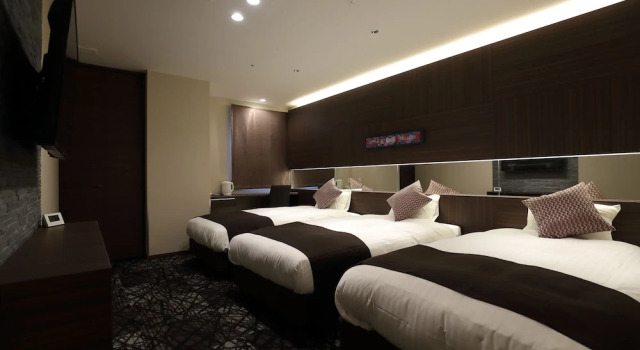 Трёхместный номер Standard Osaka Teikoku Hotel
