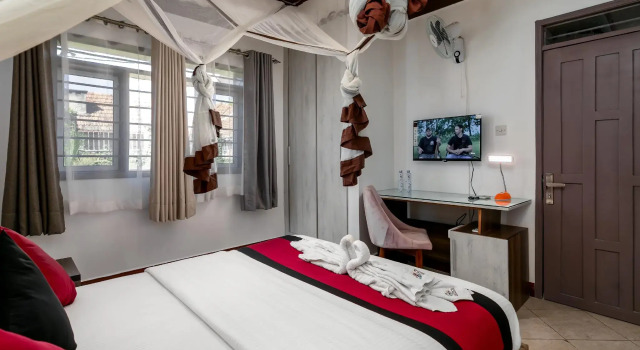 Saffron Beach Bistro & Cottages
