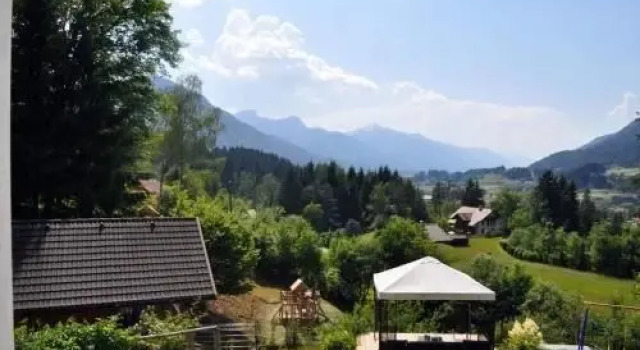 Haus Eichhorn Ferienwohnung, Rezerwuj Apartament Hotele w Karyntia z parkingiem, Parking