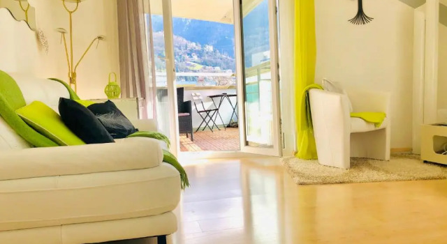 13 Family central modern app with Lake View, Забронировать Отель Отели Монтрё с бассейном, рядом с Montreux Christmas Market, Бассейн