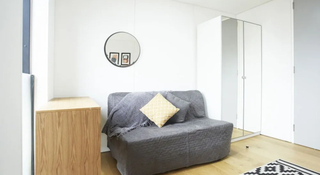 Stylish modern home in Manchester city centre with parking, Забронировать Дом для отпуска Коттеджи Манчестера, рядом с Церковь Св. Анны, Коттедж