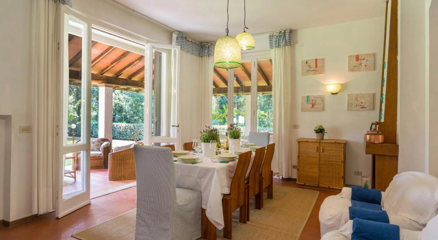 VILLA LA MERIDIANA 8&1, Emma Villas, Забронировать Вилла Отели Марина-ди-Пьетрасанта с бассейном, Бассейн