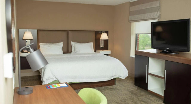 Двухместный люкс Hampton Inn Commerce/Novi