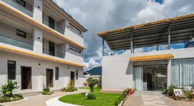 Cloud and Wind · Liangqi YuLong Trip | Free Dreamer Wild Luxury Snow Mountain Courtyard