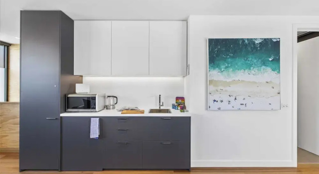 Stylish Studio With Great Amenities Near Beachside, Book Apartment Melbourne 