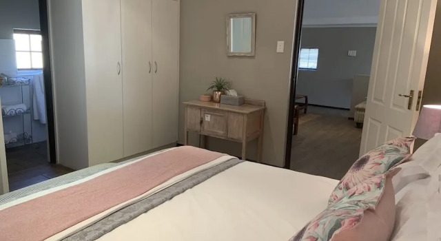 La Gratitude Self catering cottage, Забронировать Гостевой дом Гостевые дома Франсхук, рядом с Haute Cabriere Wine Estate, Гостевой дом