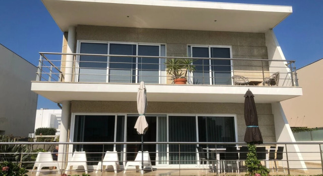 Casa Junto à Praia com Piscina Mystay
