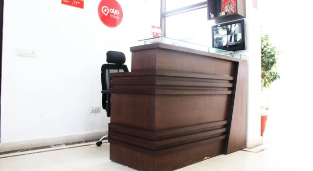 Oyo Rooms Sector 57, Забронировать Отель Гургаон 