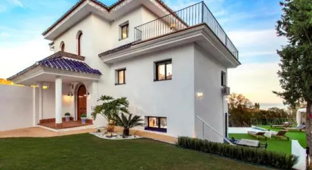 N&A Benalmádena Stunning 2bdr Villa with Sea Views, Забронировать Вилла Коттеджи Бенальмадена, рядом с Playa de Arroyo Hondo, Коттедж