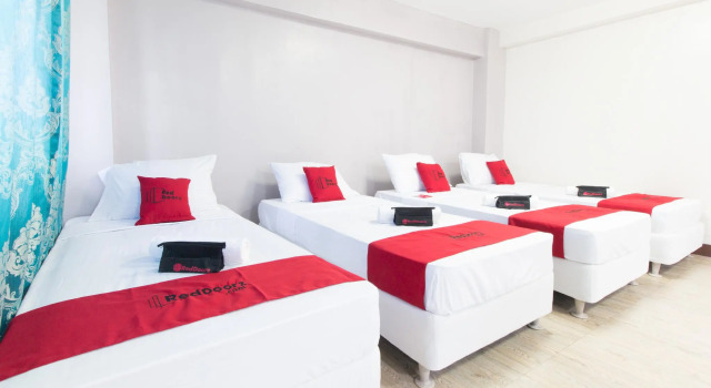 Четырёхместный номер Standard RedDoorz @ San Jose Tagbak Jaro Iloilo