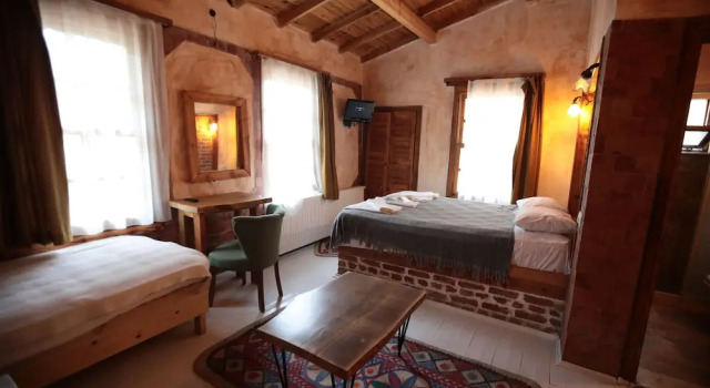 Коттедж с балконом Kayserkaya Cottages & Camping