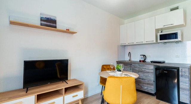 LetoApart (ЛетоАпарт) на улице Мурата Ахеджака 5-95